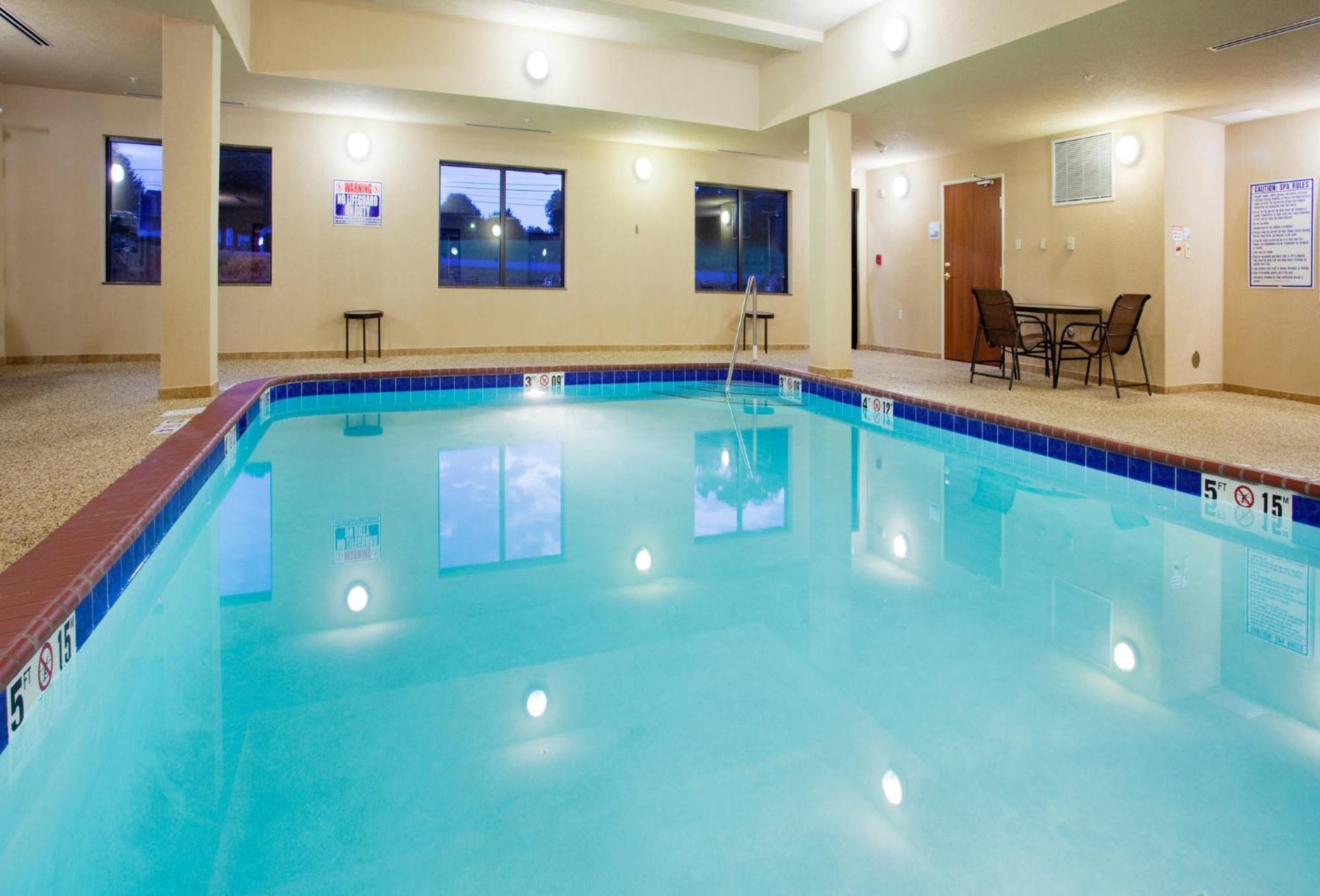 Holiday Inn Express Hotel & Suites Mount Airy By Ihg Zewnętrze zdjęcie