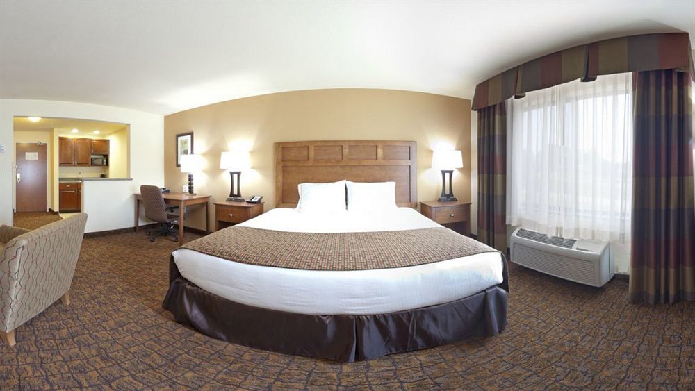 Holiday Inn Express Hotel & Suites Mount Airy By Ihg Zewnętrze zdjęcie